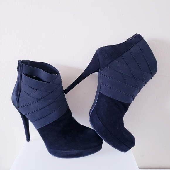 Stuart Weitzman Papoose Black Suede Booties - 8 - Picture 11 of 14